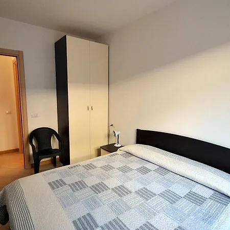 Lägenhet Piazzo Sleeps 4 Pool Wifi Vercana