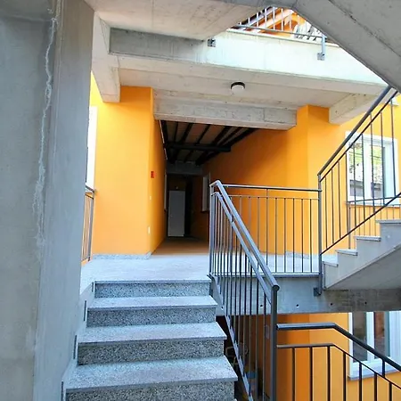 Lägenhet Piazzo Sleeps 4 Pool Wifi Vercana